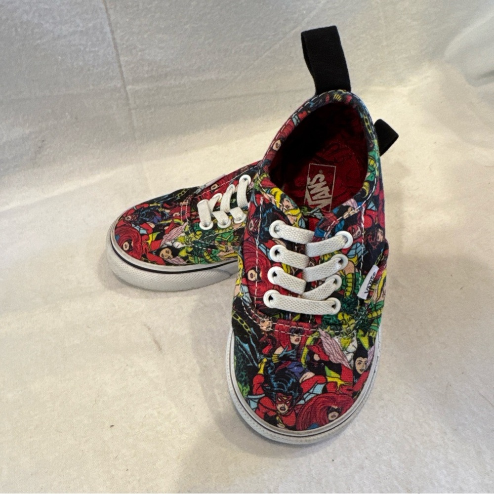 VANS‎ OFF THE WALL Marvel Unisex Toddler Size 6.5 Canvas Slip On Skate Shoes